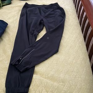 Men’s lululemon joggers (M)